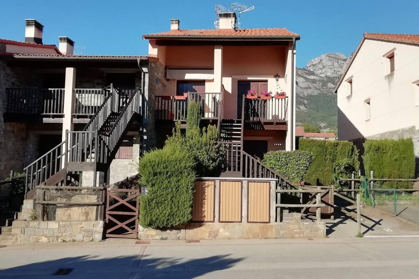 Duplex La Valle Ordesaainsa Laspuna Luaran gambar